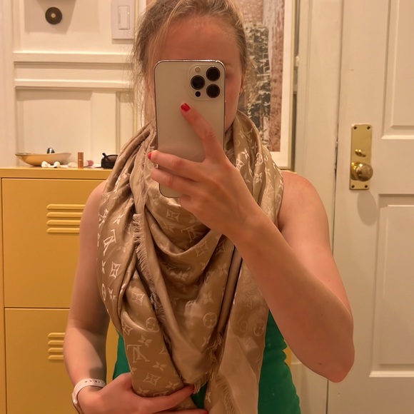 Monogram Classic Shawl - Picture 6 of 7